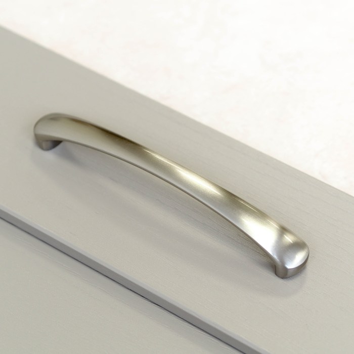 How to handle difficult conversations gracefully