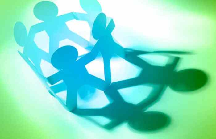 Ways to make friends through conversation